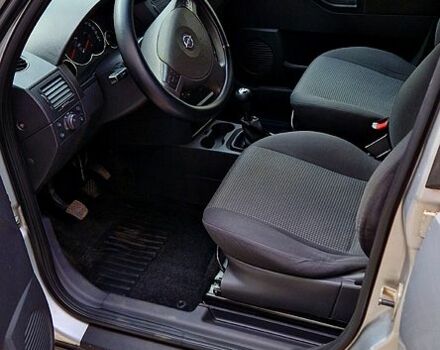 Серый Опель Мерива, объемом двигателя 1.6 л и пробегом 183 тыс. км за 3600 $, фото 11 на Automoto.ua