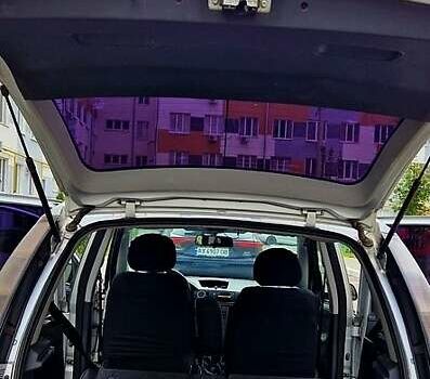 Серый Опель Мерива, объемом двигателя 1.6 л и пробегом 183 тыс. км за 3600 $, фото 2 на Automoto.ua