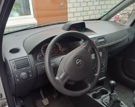 Серый Опель Мерива, объемом двигателя 1.6 л и пробегом 131 тыс. км за 4000 $, фото 4 на Automoto.ua