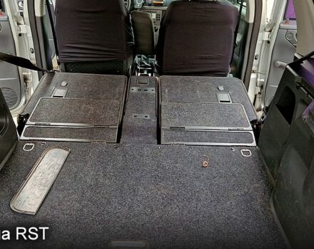 Серый Опель Мерива, объемом двигателя 1.6 л и пробегом 183 тыс. км за 3600 $, фото 6 на Automoto.ua