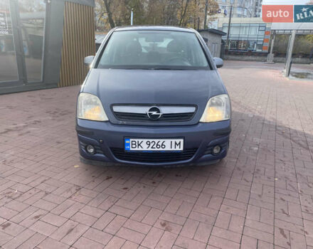 Серый Опель Мерива, объемом двигателя 1.36 л и пробегом 196 тыс. км за 2899 $, фото 3 на Automoto.ua