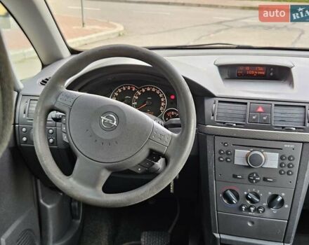 Серый Опель Мерива, объемом двигателя 1.6 л и пробегом 209 тыс. км за 3999 $, фото 25 на Automoto.ua