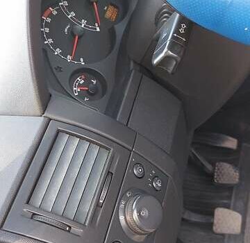 Серый Опель Мерива, объемом двигателя 1.69 л и пробегом 210 тыс. км за 4800 $, фото 7 на Automoto.ua