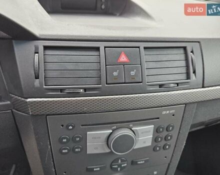 Серый Опель Мерива, объемом двигателя 1.6 л и пробегом 209 тыс. км за 3999 $, фото 28 на Automoto.ua