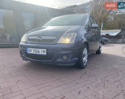 Серый Опель Мерива, объемом двигателя 1.36 л и пробегом 196 тыс. км за 2899 $, фото 5 на Automoto.ua