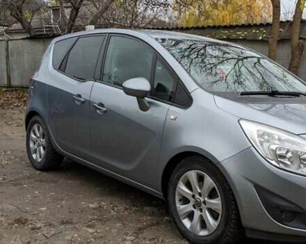 Серый Опель Мерива, объемом двигателя 1.3 л и пробегом 220 тыс. км за 5500 $, фото 1 на Automoto.ua