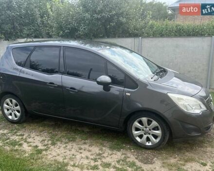 Серый Опель Мерива, объемом двигателя 1.25 л и пробегом 258 тыс. км за 5500 $, фото 3 на Automoto.ua