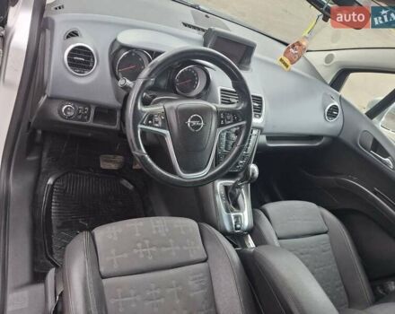 Серый Опель Мерива, объемом двигателя 1.69 л и пробегом 227 тыс. км за 7777 $, фото 1 на Automoto.ua