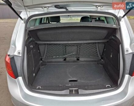 Серый Опель Мерива, объемом двигателя 1.69 л и пробегом 227 тыс. км за 7777 $, фото 11 на Automoto.ua