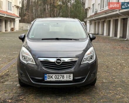 Серый Опель Мерива, объемом двигателя 1.36 л и пробегом 244 тыс. км за 5900 $, фото 2 на Automoto.ua