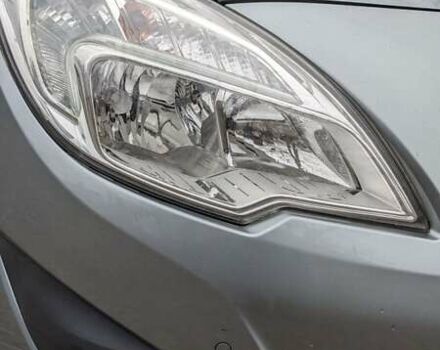 Серый Опель Мерива, объемом двигателя 1.3 л и пробегом 220 тыс. км за 5500 $, фото 16 на Automoto.ua