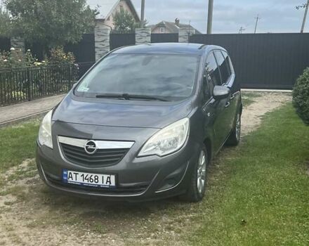 Серый Опель Мерива, объемом двигателя 1.25 л и пробегом 258 тыс. км за 5500 $, фото 1 на Automoto.ua