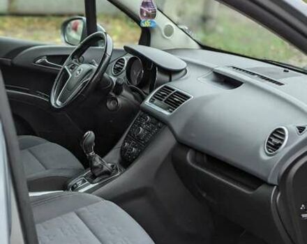 Серый Опель Мерива, объемом двигателя 1.3 л и пробегом 220 тыс. км за 5500 $, фото 18 на Automoto.ua