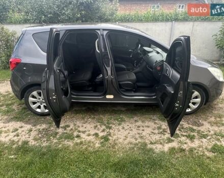 Серый Опель Мерива, объемом двигателя 1.25 л и пробегом 258 тыс. км за 5500 $, фото 5 на Automoto.ua