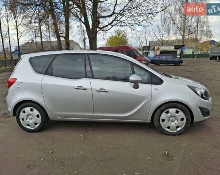 Серый Опель Мерива, объемом двигателя 1.69 л и пробегом 227 тыс. км за 7777 $, фото 4 на Automoto.ua