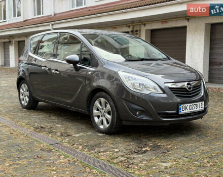Серый Опель Мерива, объемом двигателя 1.36 л и пробегом 244 тыс. км за 5900 $, фото 1 на Automoto.ua