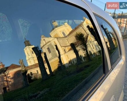 Сірий Опель Меріва, об'ємом двигуна 1.6 л та пробігом 270 тис. км за 5100 $, фото 14 на Automoto.ua