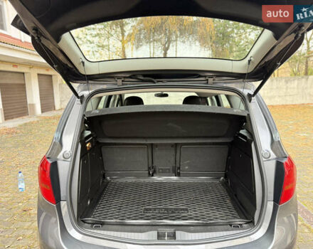 Серый Опель Мерива, объемом двигателя 1.36 л и пробегом 244 тыс. км за 5900 $, фото 11 на Automoto.ua