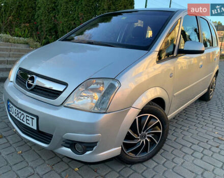 Серый Опель Мерива, объемом двигателя 1.6 л и пробегом 270 тыс. км за 4999 $, фото 1 на Automoto.ua