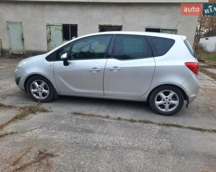 Серый Опель Мерива, объемом двигателя 1.69 л и пробегом 198 тыс. км за 7200 $, фото 1 на Automoto.ua