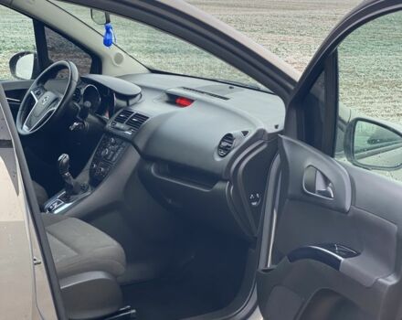 Сірий Опель Меріва, об'ємом двигуна 1.4 л та пробігом 220 тис. км за 4900 $, фото 6 на Automoto.ua