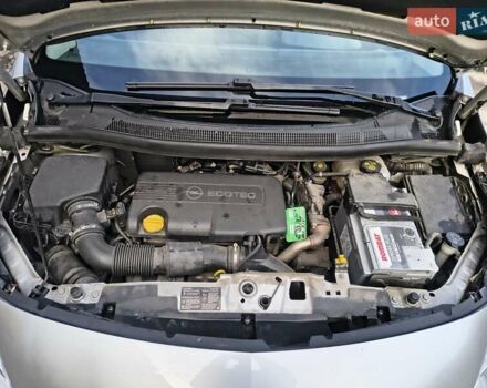 Серый Опель Мерива, объемом двигателя 1.69 л и пробегом 192 тыс. км за 7999 $, фото 14 на Automoto.ua