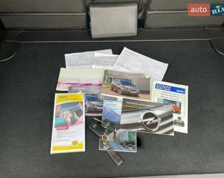 Серый Опель Мерива, объемом двигателя 1.3 л и пробегом 223 тыс. км за 6800 $, фото 38 на Automoto.ua