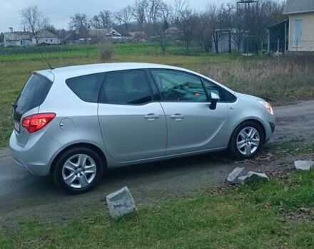 Серый Опель Мерива, объемом двигателя 1.7 л и пробегом 135 тыс. км за 7500 $, фото 1 на Automoto.ua