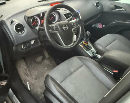 Серый Опель Мерива, объемом двигателя 1.69 л и пробегом 272 тыс. км за 6500 $, фото 6 на Automoto.ua