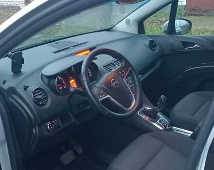 Серый Опель Мерива, объемом двигателя 1.7 л и пробегом 135 тыс. км за 7500 $, фото 6 на Automoto.ua