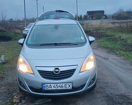 Серый Опель Мерива, объемом двигателя 1.7 л и пробегом 135 тыс. км за 7500 $, фото 10 на Automoto.ua