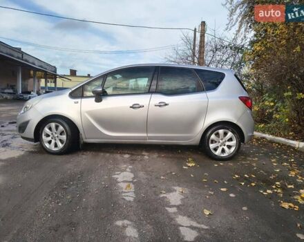 Серый Опель Мерива, объемом двигателя 1.69 л и пробегом 192 тыс. км за 7999 $, фото 3 на Automoto.ua