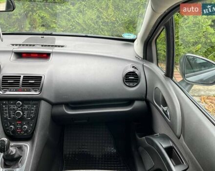 Серый Опель Мерива, объемом двигателя 1.3 л и пробегом 223 тыс. км за 6800 $, фото 19 на Automoto.ua