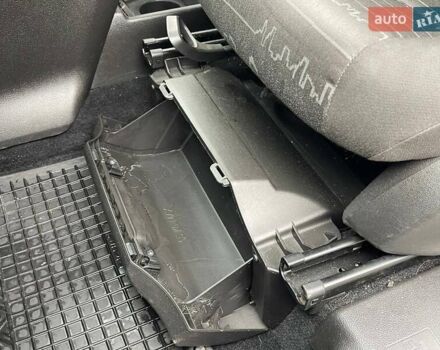 Серый Опель Мерива, объемом двигателя 1.3 л и пробегом 223 тыс. км за 6800 $, фото 29 на Automoto.ua