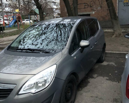 Серый Опель Мерива, объемом двигателя 1.25 л и пробегом 310 тыс. км за 7200 $, фото 3 на Automoto.ua