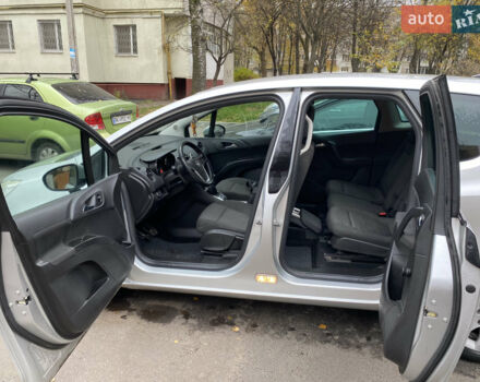 Серый Опель Мерива, объемом двигателя 1.69 л и пробегом 260 тыс. км за 7200 $, фото 3 на Automoto.ua