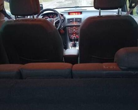 Серый Опель Мерива, объемом двигателя 1.7 л и пробегом 135 тыс. км за 7500 $, фото 7 на Automoto.ua