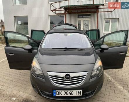 Серый Опель Мерива, объемом двигателя 1.36 л и пробегом 190 тыс. км за 8250 $, фото 7 на Automoto.ua
