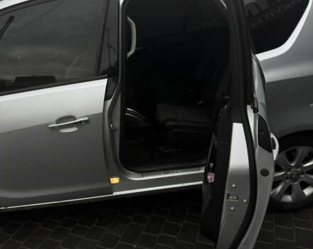 Серый Опель Мерива, объемом двигателя 1.25 л и пробегом 360 тыс. км за 4800 $, фото 7 на Automoto.ua