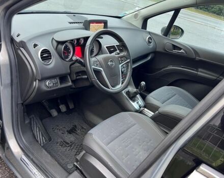 Серый Опель Мерива, объемом двигателя 1.6 л и пробегом 160 тыс. км за 8000 $, фото 10 на Automoto.ua