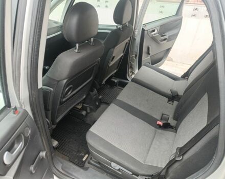 Серый Опель Мерива, объемом двигателя 1.6 л и пробегом 195 тыс. км за 3599 $, фото 6 на Automoto.ua