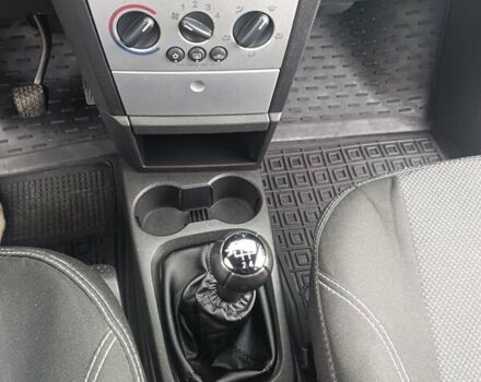 Серый Опель Мерива, объемом двигателя 1.6 л и пробегом 219 тыс. км за 4400 $, фото 14 на Automoto.ua