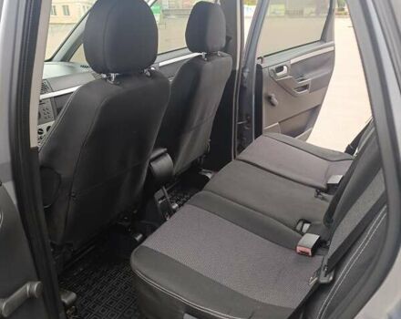 Серый Опель Мерива, объемом двигателя 1.6 л и пробегом 219 тыс. км за 4400 $, фото 20 на Automoto.ua