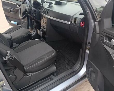 Серый Опель Мерива, объемом двигателя 1.6 л и пробегом 219 тыс. км за 4400 $, фото 15 на Automoto.ua