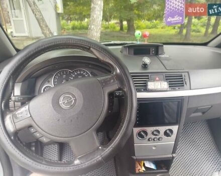 Сірий Опель Меріва, об'ємом двигуна 1.6 л та пробігом 279 тис. км за 4500 $, фото 4 на Automoto.ua