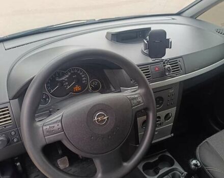 Серый Опель Мерива, объемом двигателя 1.6 л и пробегом 219 тыс. км за 4400 $, фото 9 на Automoto.ua