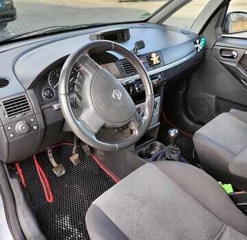 Серый Опель Мерива, объемом двигателя 1.8 л и пробегом 239 тыс. км за 3950 $, фото 10 на Automoto.ua