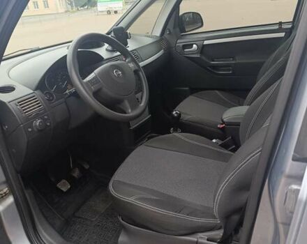 Серый Опель Мерива, объемом двигателя 1.6 л и пробегом 219 тыс. км за 4400 $, фото 12 на Automoto.ua