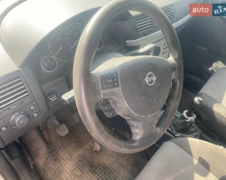 Сірий Опель Меріва, об'ємом двигуна 1.6 л та пробігом 190 тис. км за 2800 $, фото 4 на Automoto.ua