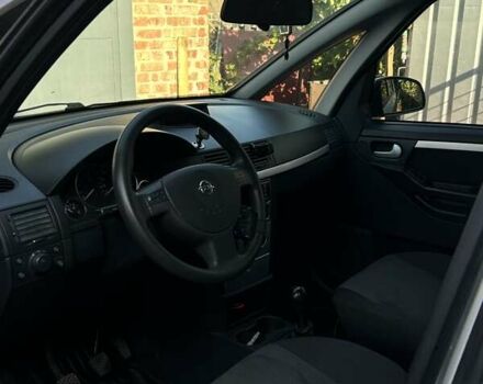 Серый Опель Мерива, объемом двигателя 1.7 л и пробегом 250 тыс. км за 3600 $, фото 2 на Automoto.ua